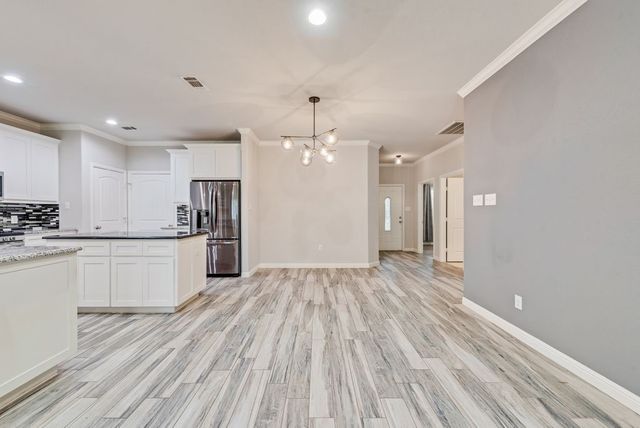5420 Meandering Road, River Oaks, TX 76114