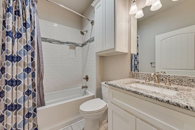 5420 Meandering Road, River Oaks, TX 76114