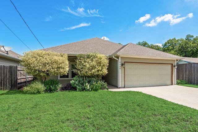 5420 Meandering Road, River Oaks, TX 76114