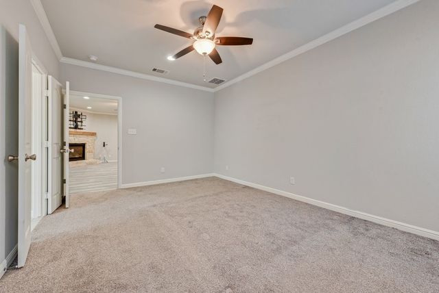 5420 Meandering Road, River Oaks, TX 76114