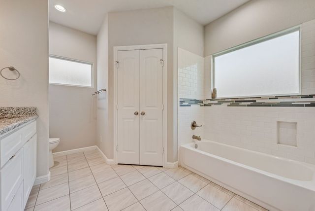 5420 Meandering Road, River Oaks, TX 76114