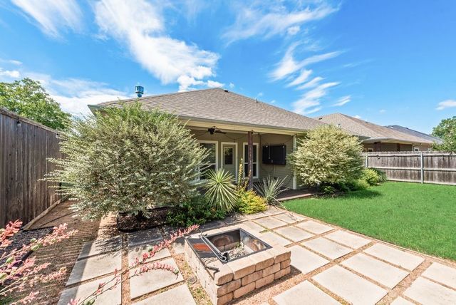 5420 Meandering Road, River Oaks, TX 76114