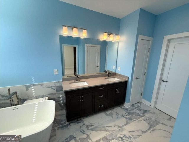 425 Fair View Circle, Roswell, GA 30076