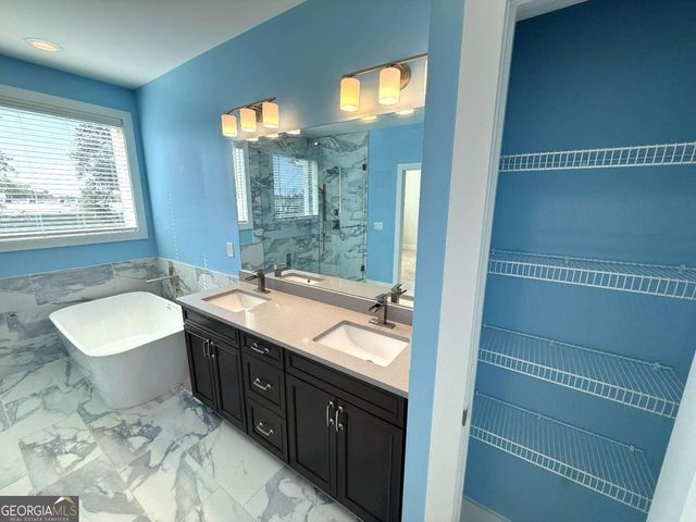 425 Fair View Circle, Roswell, GA 30076