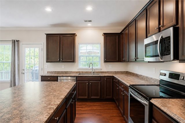 248 Broadstone Dr, Adams Twp, PA 16046