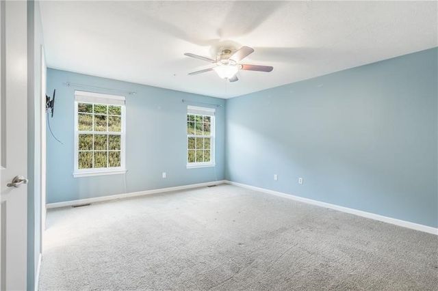 248 Broadstone Dr, Adams Twp, PA 16046
