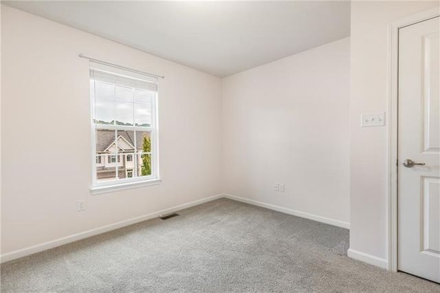 248 Broadstone Dr, Adams Twp, PA 16046