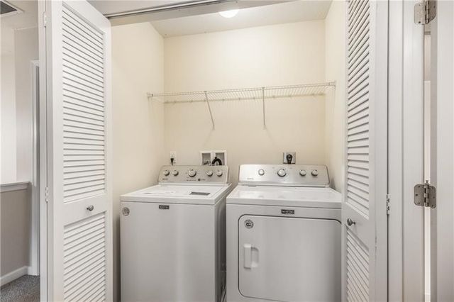 248 Broadstone Dr, Adams Twp, PA 16046