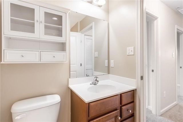 248 Broadstone Dr, Adams Twp, PA 16046