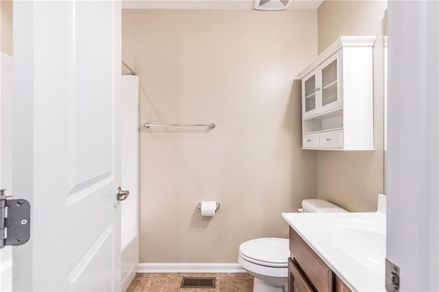 248 Broadstone Dr, Adams Twp, PA 16046