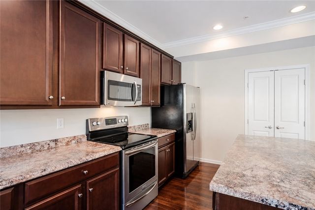 248 Broadstone Dr, Adams Twp, PA 16046