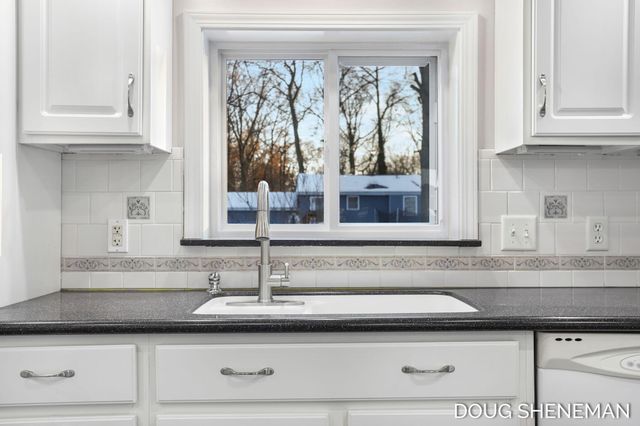 138 Riley Street, Holland Twp, MI 49424