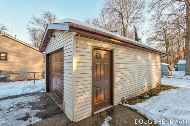 138 Riley Street, Holland Twp, MI 49424