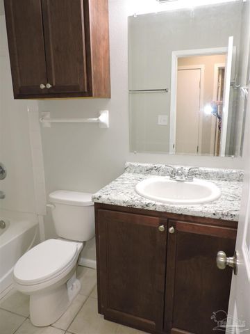 5094 Yacht Harbour Cir, Pensacola, FL 32514