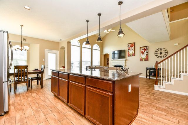 2810 Straight Elm Street, Fresno, TX 77545