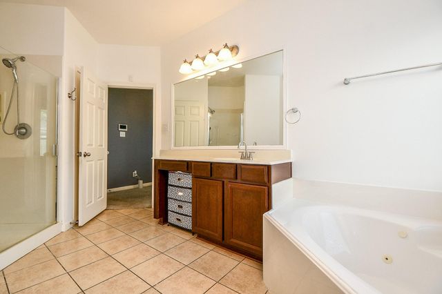 2810 Straight Elm Street, Fresno, TX 77545