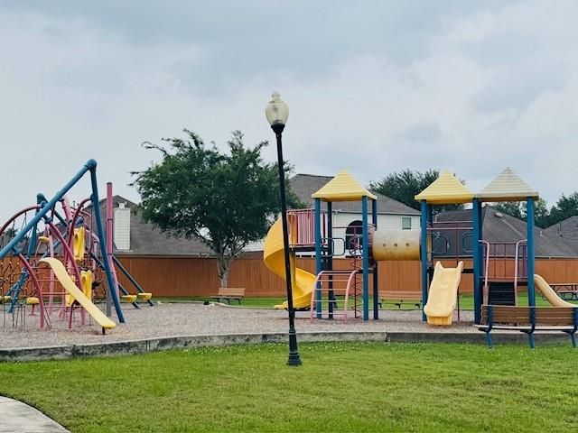 2810 Straight Elm Street, Fresno, TX 77545