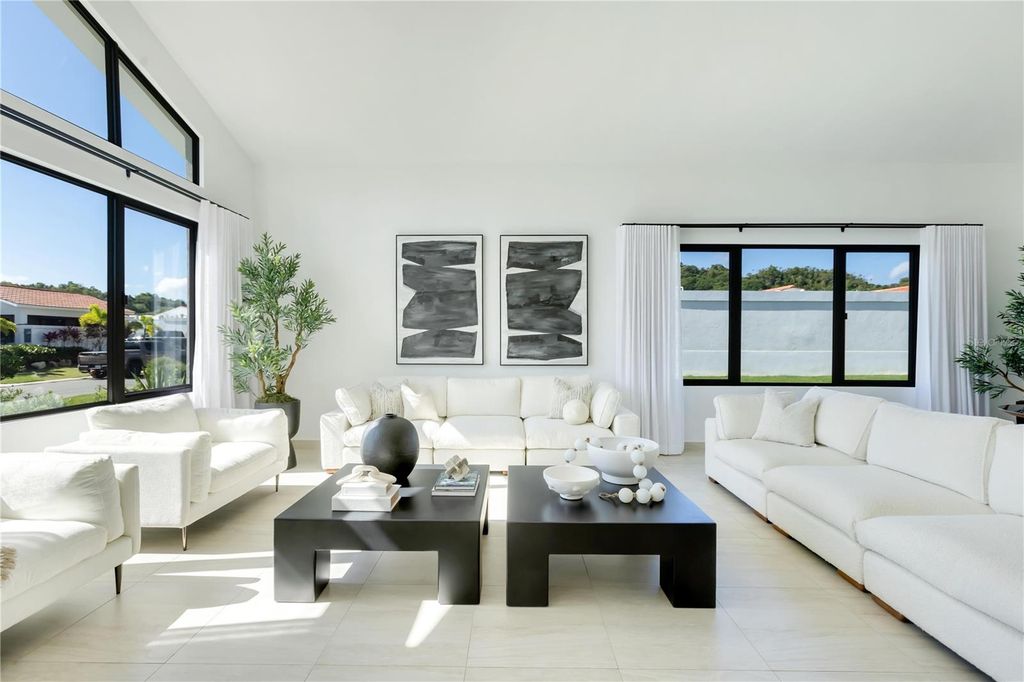 Image 11 of property listing at 765 CAMINO DE LOS ANTURIOS, Dorado, PR 00646