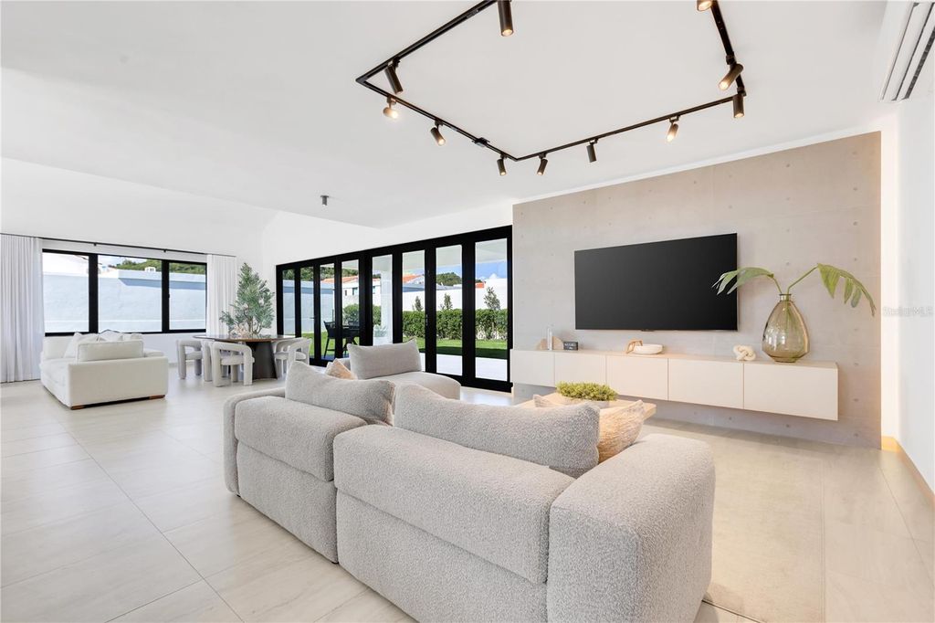 Image 15 of property listing at 765 CAMINO DE LOS ANTURIOS, Dorado, PR 00646