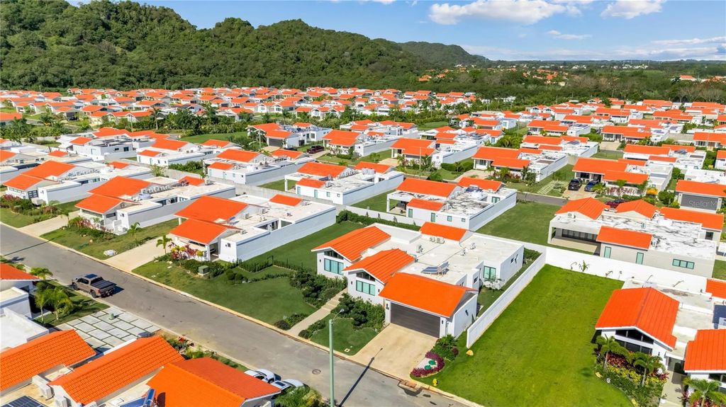 Image 4 of property listing at 765 CAMINO DE LOS ANTURIOS, Dorado, PR 00646