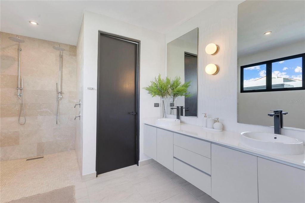 Image 31 of property listing at 765 CAMINO DE LOS ANTURIOS, Dorado, PR 00646