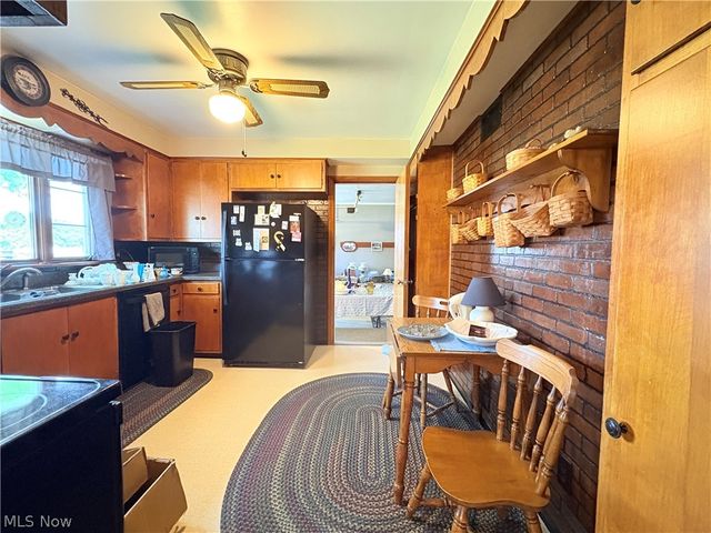 1942 E 41st Street, Ashtabula, OH 44004
