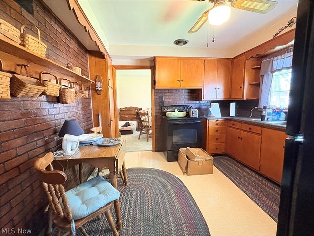 1942 E 41st Street, Ashtabula, OH 44004