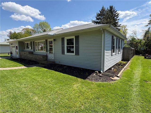 1942 E 41st Street, Ashtabula, OH 44004