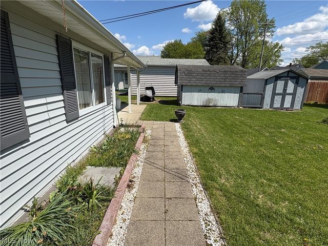 1942 E 41st Street, Ashtabula, OH 44004