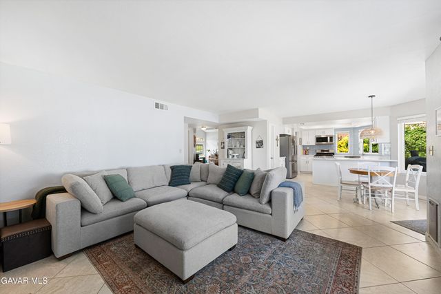 4819 Vitrina Lane, Palmdale, CA 93551