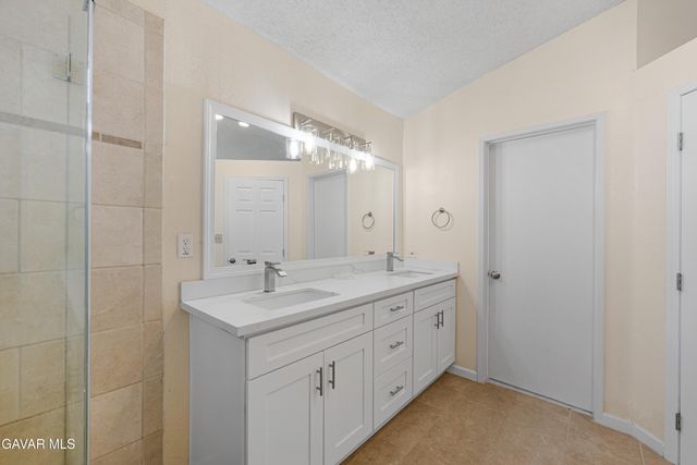 4819 Vitrina Lane, Palmdale, CA 93551