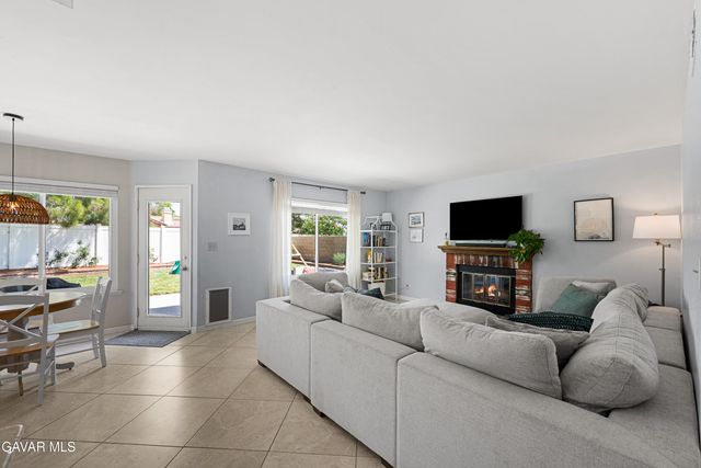 4819 Vitrina Lane, Palmdale, CA 93551