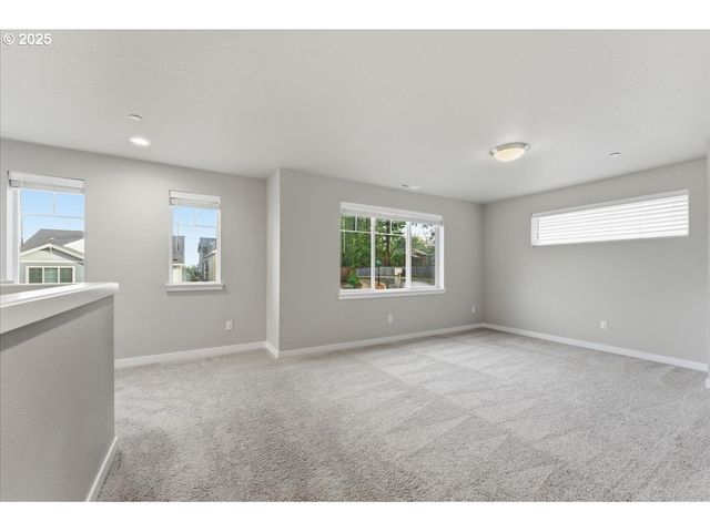 8565 Sw 176TH Ave, Beaverton, OR 97007