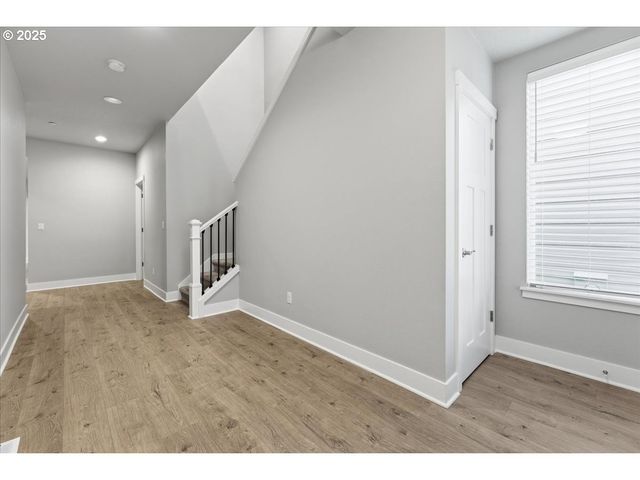 8565 Sw 176TH Ave, Beaverton, OR 97007