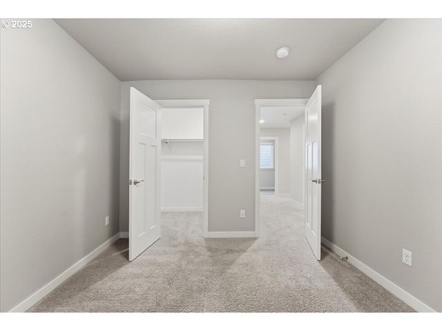 8565 Sw 176TH Ave, Beaverton, OR 97007