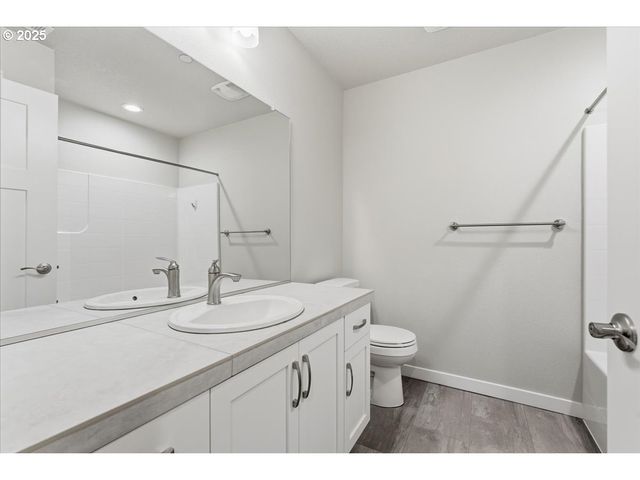 8565 Sw 176TH Ave, Beaverton, OR 97007