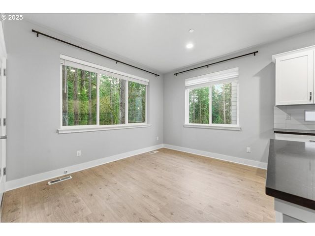 8565 Sw 176TH Ave, Beaverton, OR 97007