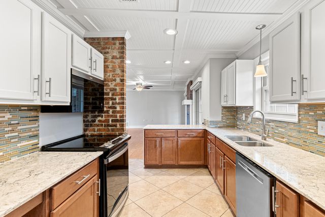 650 NE Country Club Avenue, Fort Walton Beach, FL 32547