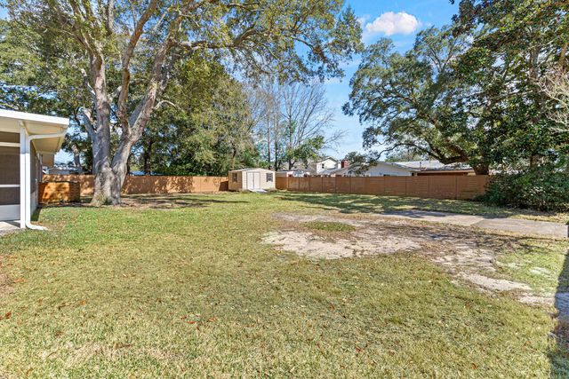 650 NE Country Club Avenue, Fort Walton Beach, FL 32547