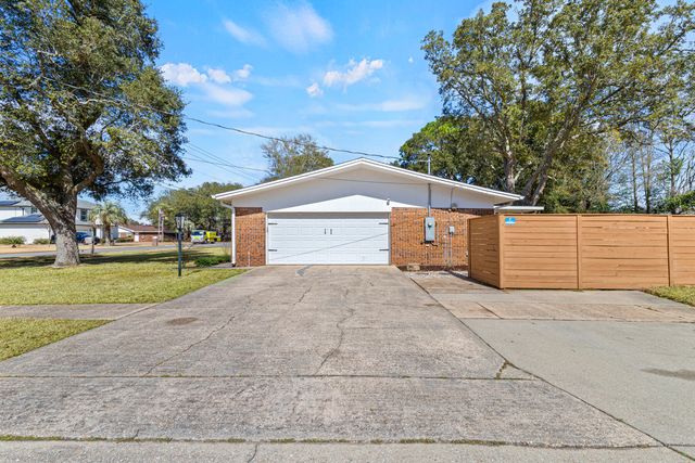 650 NE Country Club Avenue, Fort Walton Beach, FL 32547