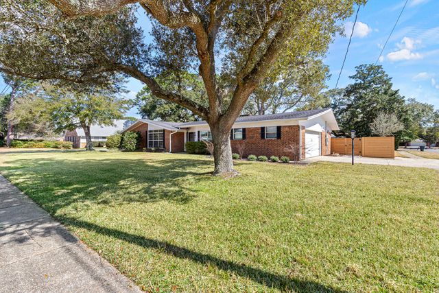 650 NE Country Club Avenue, Fort Walton Beach, FL 32547