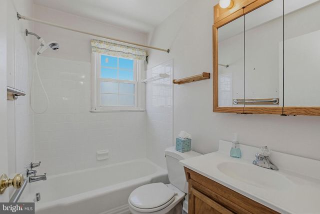 4102 LANDGREEN ST, Rockville, MD 20853