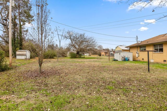 1102 Collins Circle, Chattanooga, TN 37411