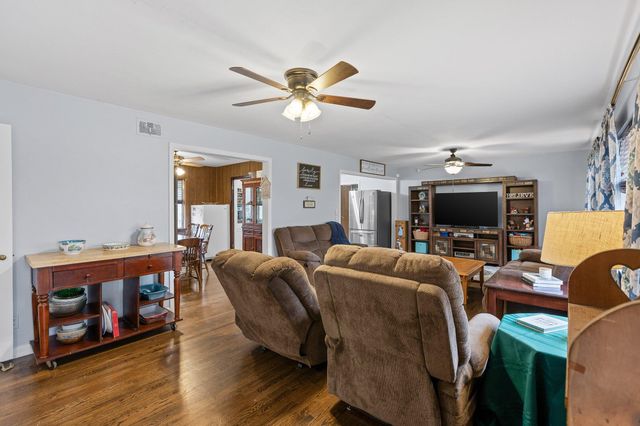 1102 Collins Circle, Chattanooga, TN 37411