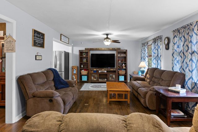 1102 Collins Circle, Chattanooga, TN 37411