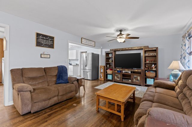 1102 Collins Circle, Chattanooga, TN 37411