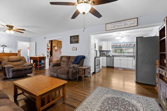 1102 Collins Circle, Chattanooga, TN 37411