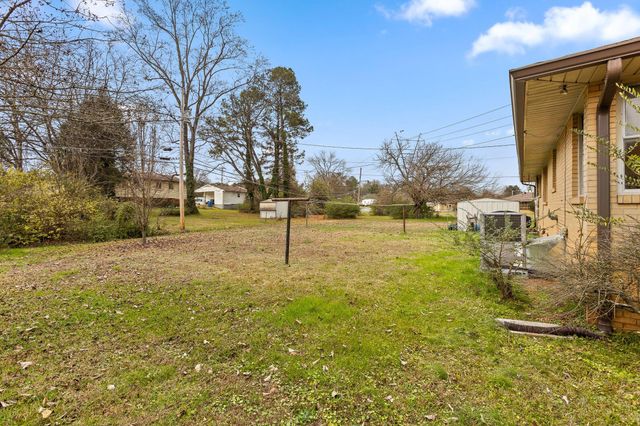 1102 Collins Circle, Chattanooga, TN 37411