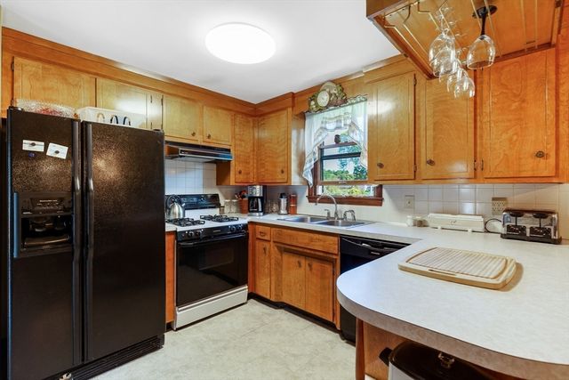 188 Poland Ave, Tewksbury, MA 01876