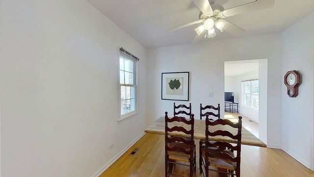 418 E Hillside Avenue, Barrington, IL 60010